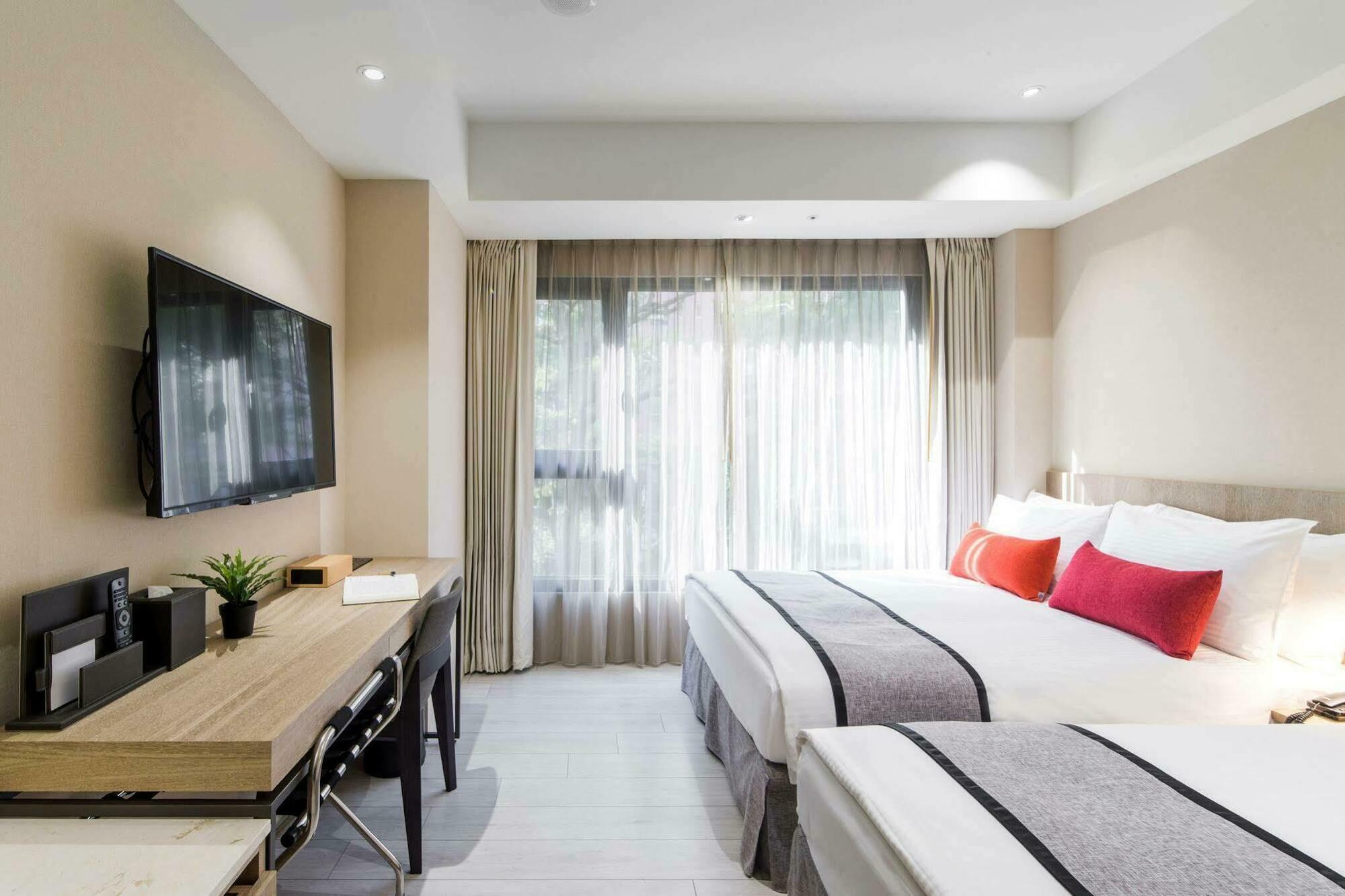 Icasa Hotel - By Cosmos Creation Taichung Exterior photo