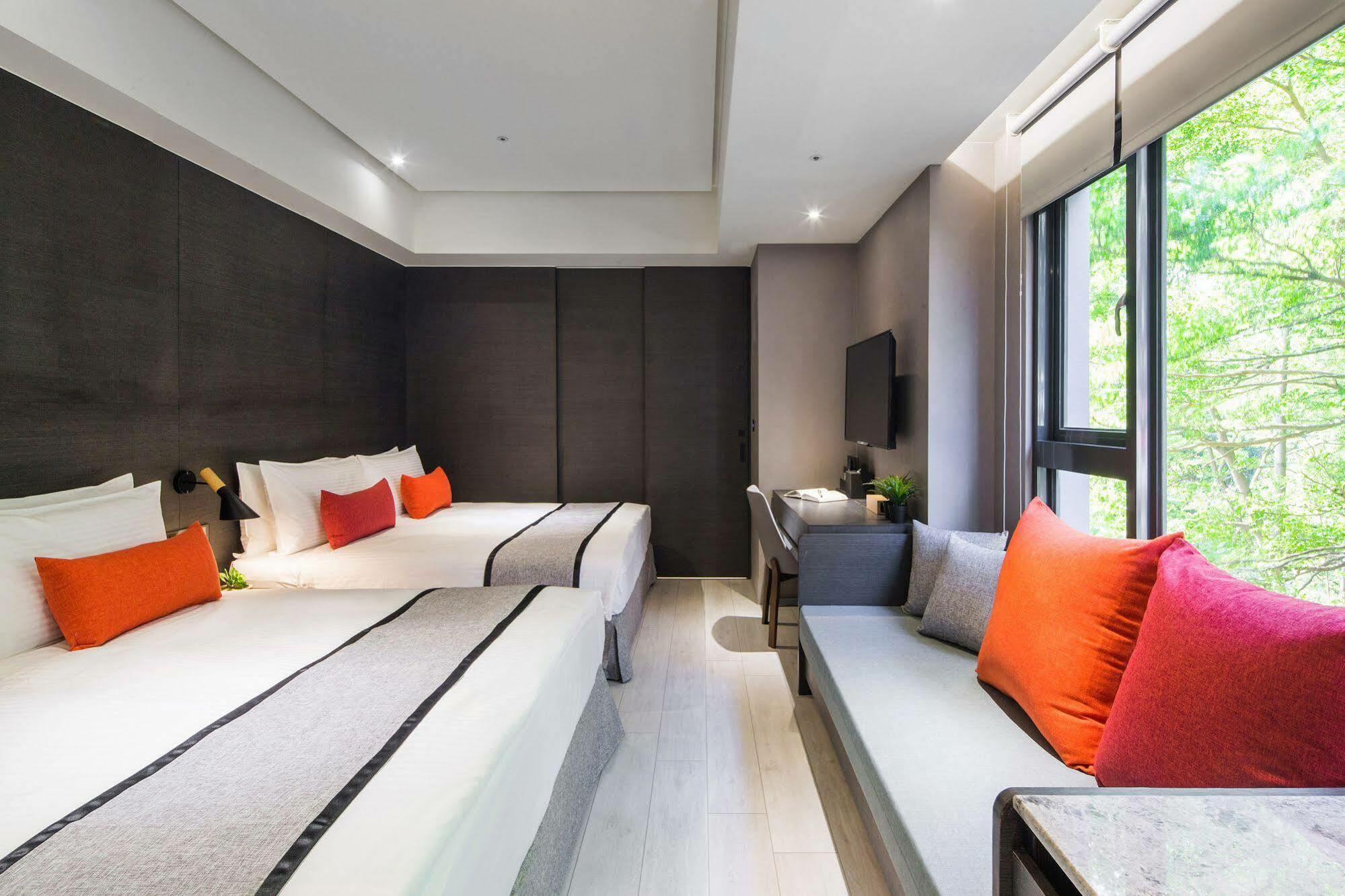 Icasa Hotel - By Cosmos Creation Taichung Exterior photo